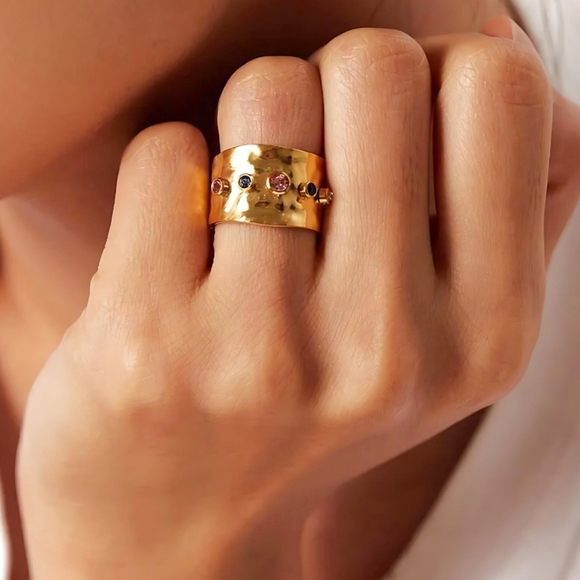 ποΈ18K Gold Plated Adjustable Ring | Hammered Finish | Colorful CZ Gemstones β¨ - Picture 4 of 16